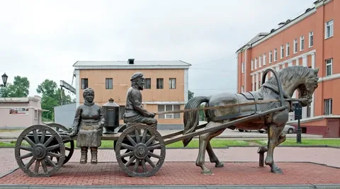 Прогулочная часть набережной реки Бира